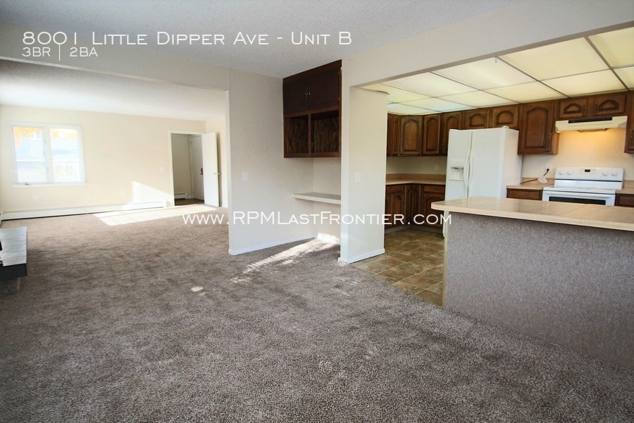 Primary Photo - 8001 Little Dipper Ave