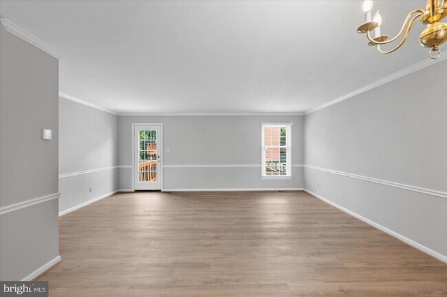 Foto del edificio - 299 S Pickett St