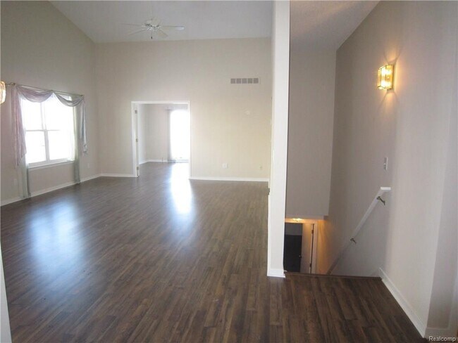 Foto del edificio - 30812 Golden Ridge