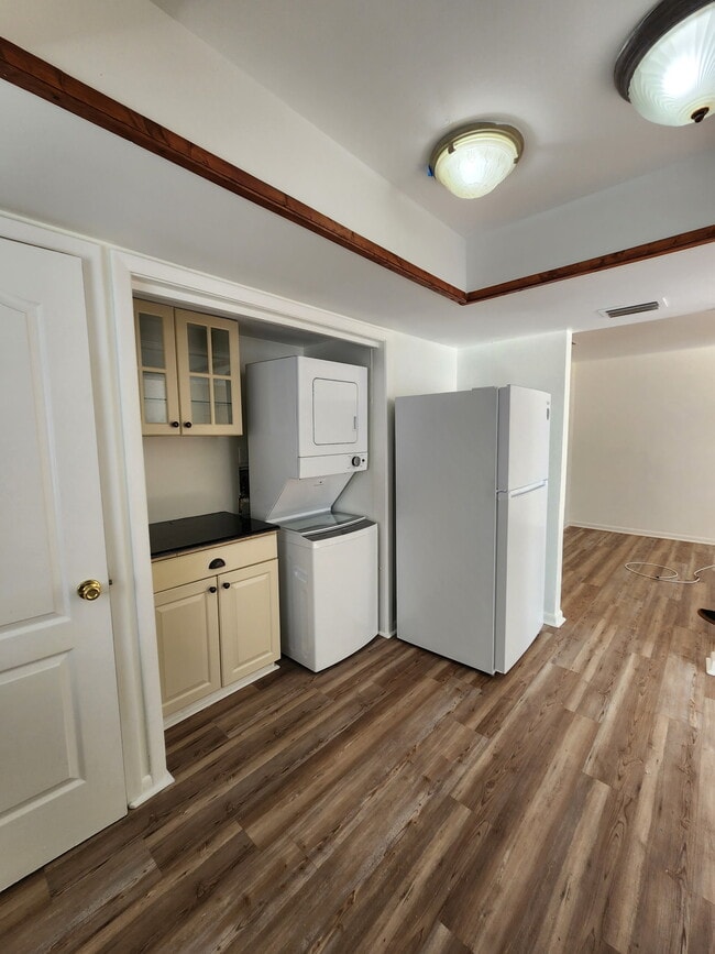 Building Photo - 411 Banana Cay Dr