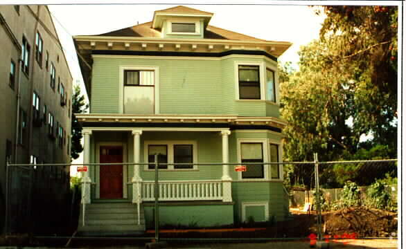 Building Photo - 537 41st St