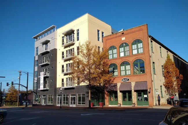 Foto del edificio - 198 W Main St