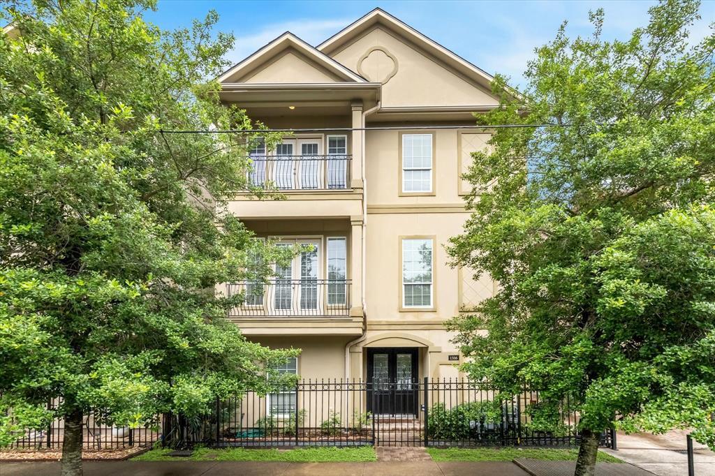 Primary Photo - 1316 Birdsall St