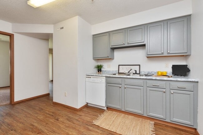 Interior Photo - 421 S Dodge St