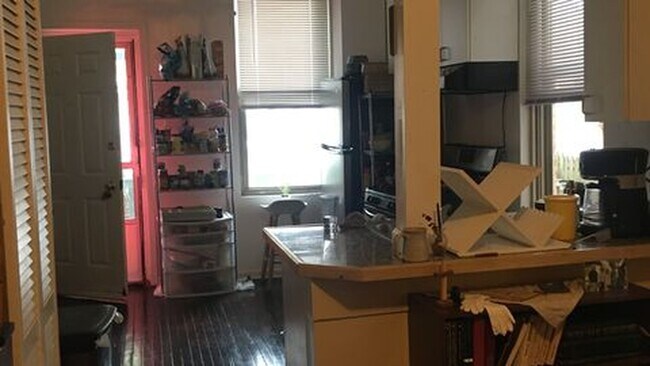 Foto del edificio - 821 N Hermitage Ave