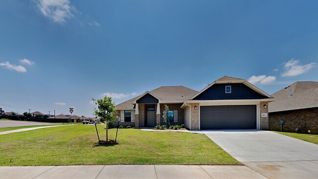 Photo - Beautiful 4 Bedroom 2 Bathroom Corner Lot ... House