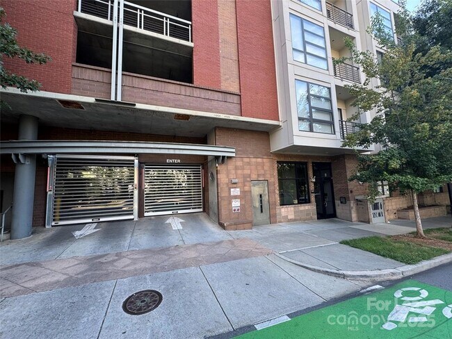 Foto del edificio - 525 E 6th St