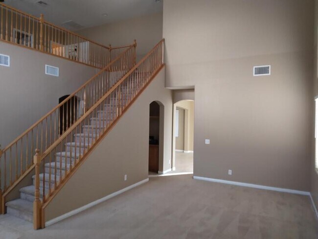 Building Photo - 6245 Green Heron St
