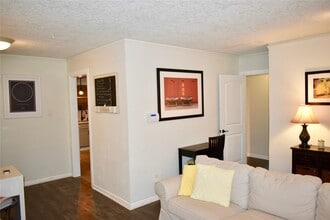 Building Photo - 4624 Verone St