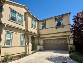 Building Photo - 1945 Chandler Dr