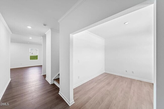 Foto del edificio - 716 Roy Adams Rd