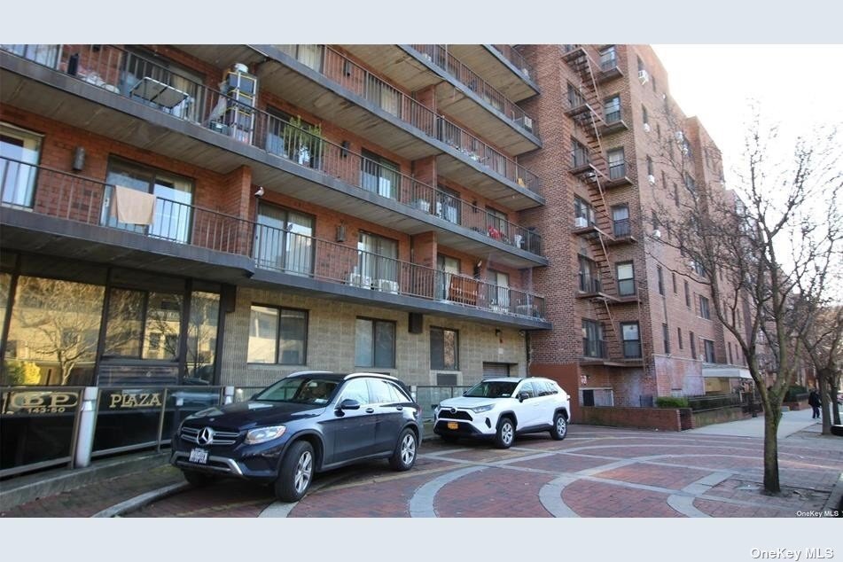Primary Photo - 143-50 Barclay Ave