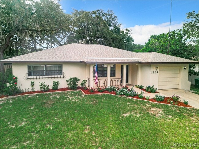 Building Photo - 1237 N Lion Cub Point