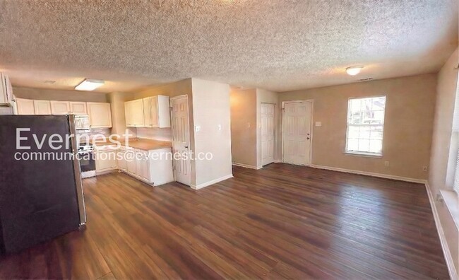 Building Photo - 3002 Sonya Dr NW