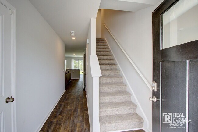 Building Photo - 174 Haventree Ct
