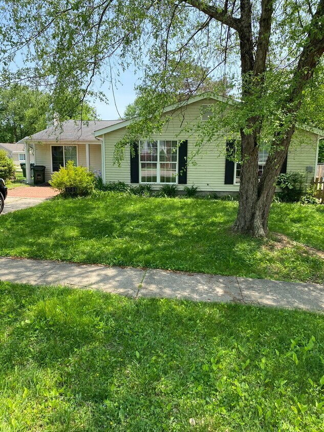9706 Stanalouise Dr, Louisville, KY 40291 House Rental in Louisville