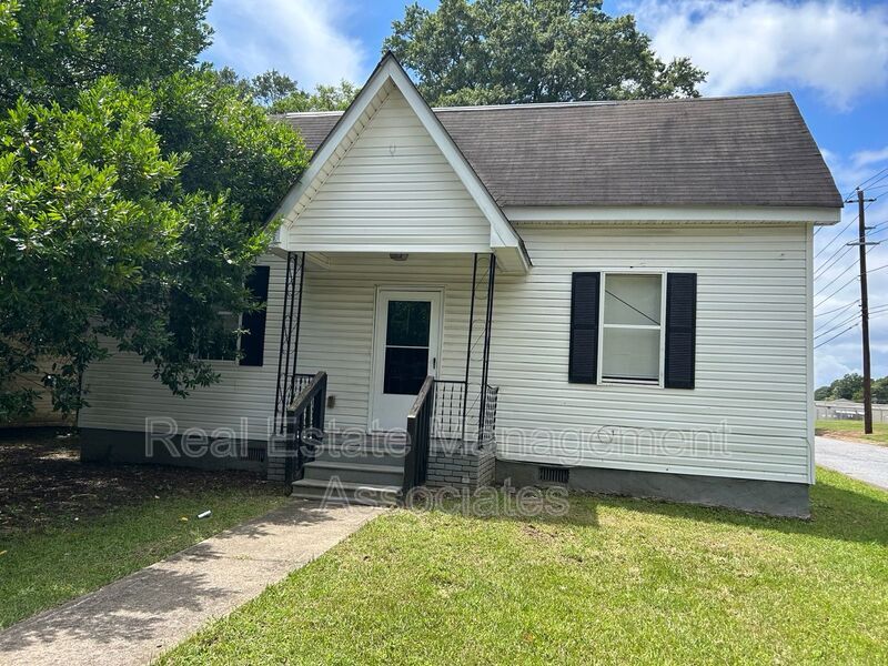 Foto principal - 117 N 2nd St