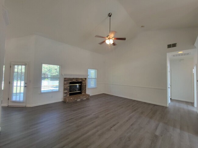 Foto del edificio - *Wait list full- Currently not accepting applications*