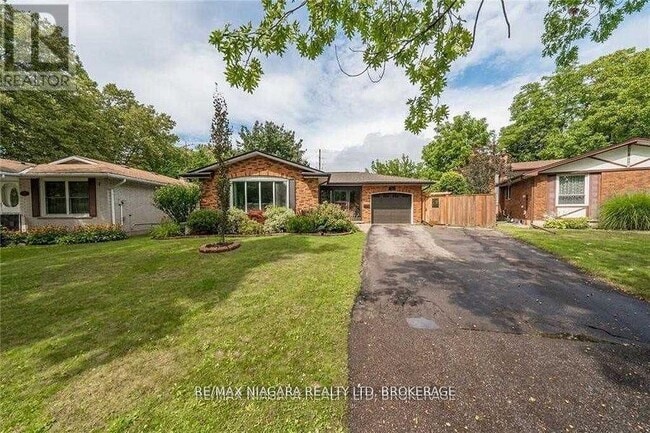 Building Photo - 7253 Thornhill Crescent
