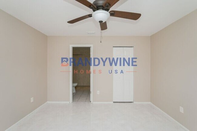 Building Photo - MOVE IN SPECIAL - APRIL FREE with move in ...