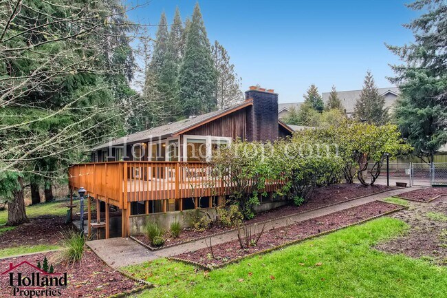 Foto del edificio - Fabulous Large Hillsboro Home with Huge Yard!