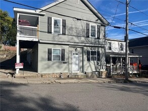 Building Photo - 122 Brookside Ave