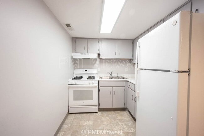 Building Photo - 324 Progress Rd