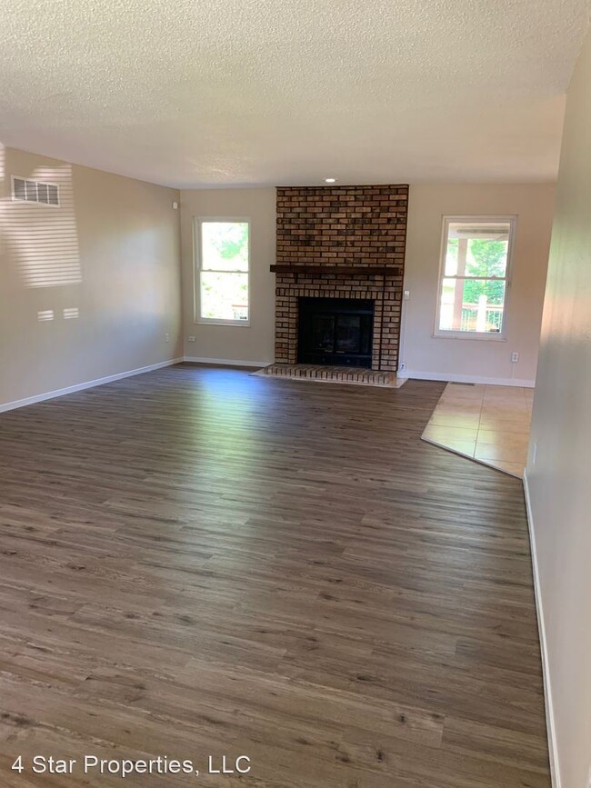 Building Photo - 3 br, 2 bath House - 15629 92nd Avenue