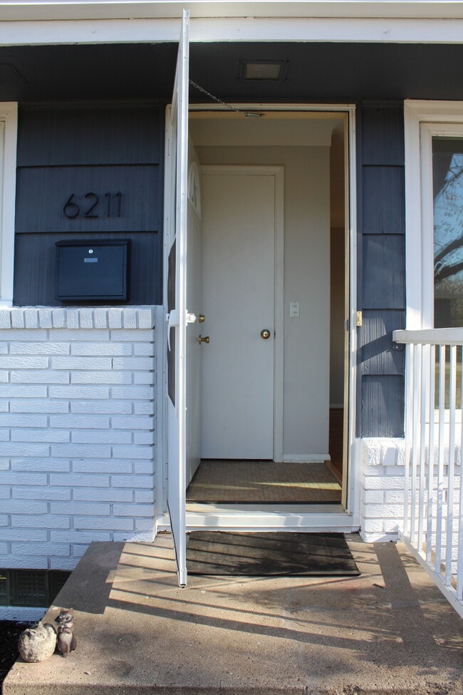 Foto del edificio - 6211 Thomas Ave S