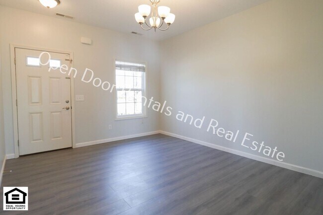 Foto del edificio - ***$500 off 1st months rent!**** 3 bedroom...