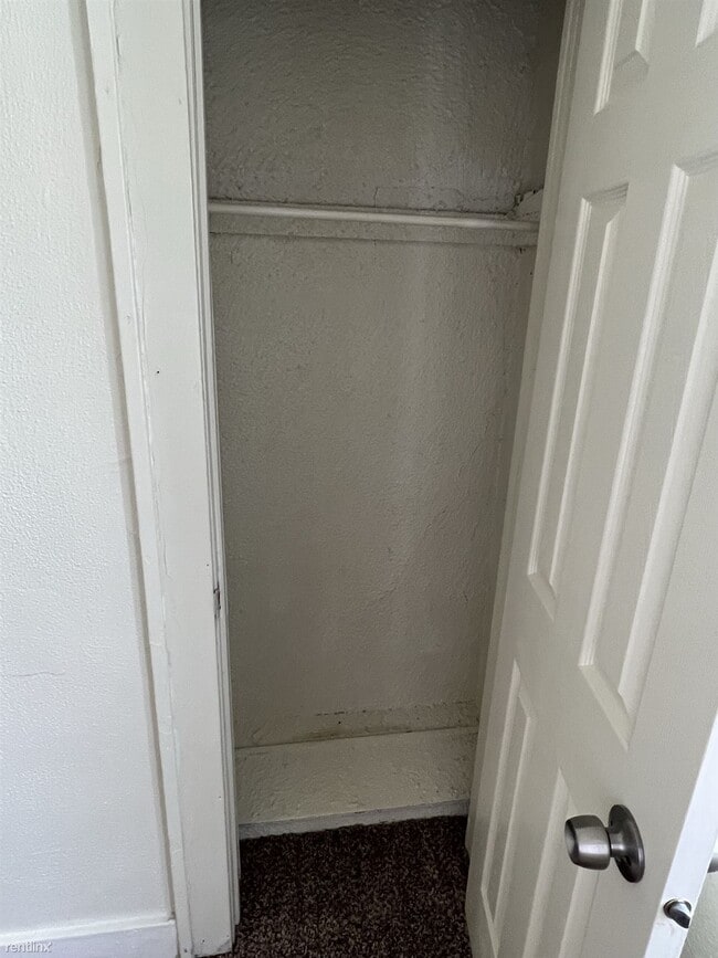 Foto del edificio - 4 br, 2 bath House - 414 Woodlawn Street S...