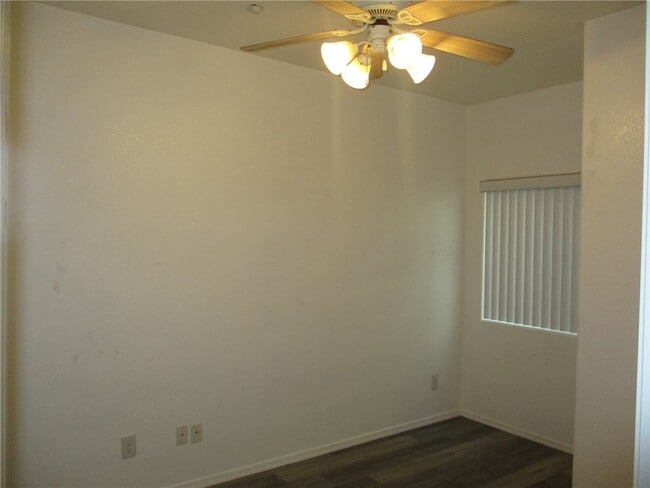 Foto del edificio - 1765 Central Ave