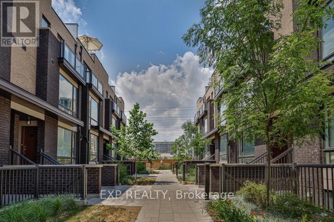 Building Photo - 30-30 Fieldway Rd