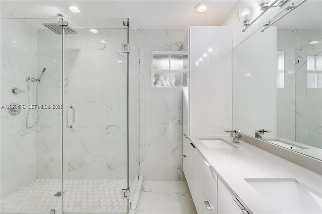 Foto del edificio - 9741 SW 3rd St