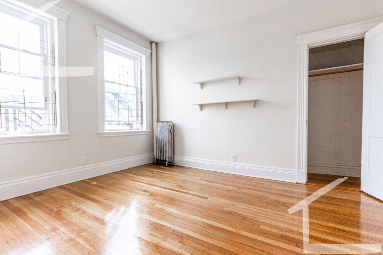 Primary Photo - No Brokers Fe, No Security Deposit, Heat H...