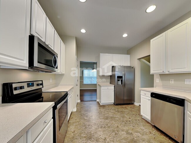 Building Photo - 635 Chadwyck Dr