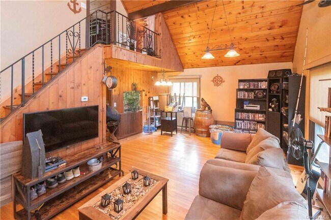 Building Photo - 50 Warwick Rd