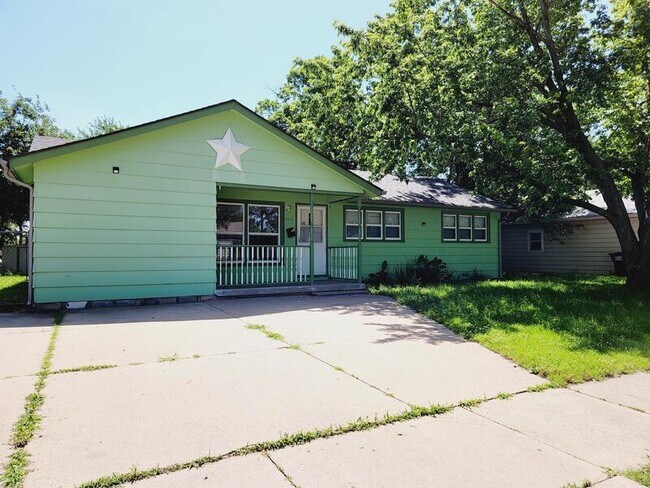 Building Photo - 3412 S Osage Ave
