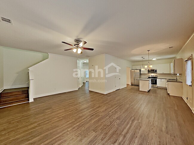 Building Photo - 2801 Freemont Street
