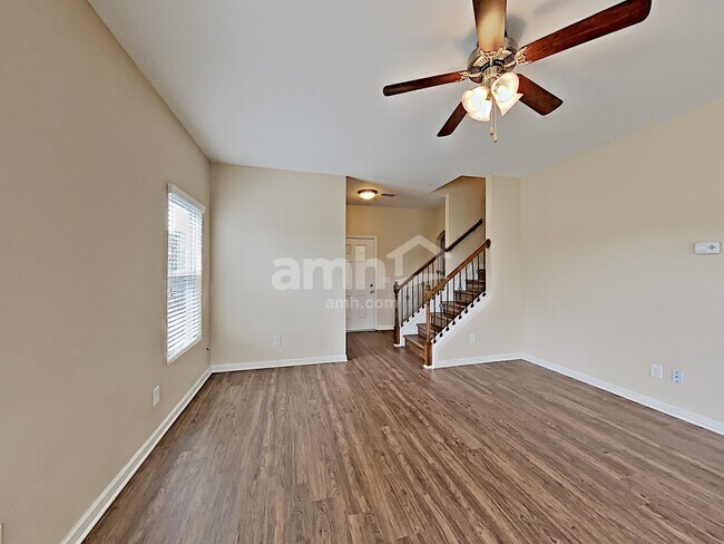 Foto del edificio - 375 Dunnwood Loop