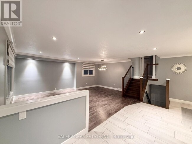 Building Photo - 17 Beechbank Crescent