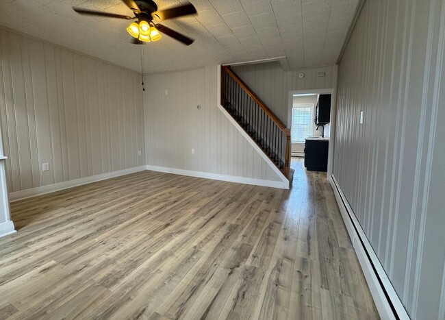 Building Photo - Modern 2 bed, 1.5 Bath Home in the Heart o...