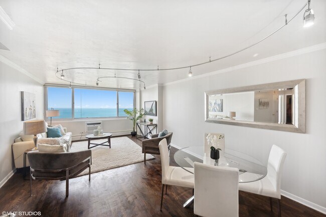 Foto del edificio - 2144 N Lincoln Park W