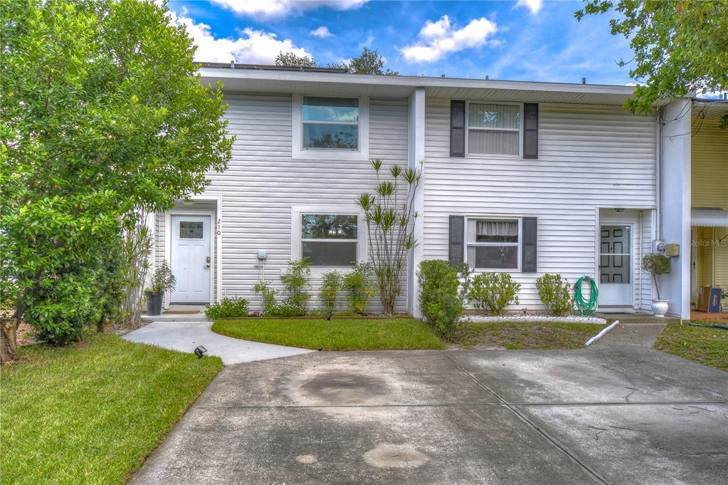 Foto principal - 210 S Malcolm Ct