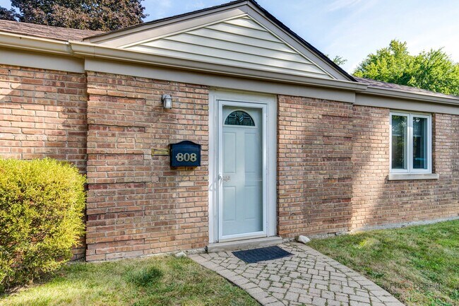Building Photo - 808 E Rockland Rd