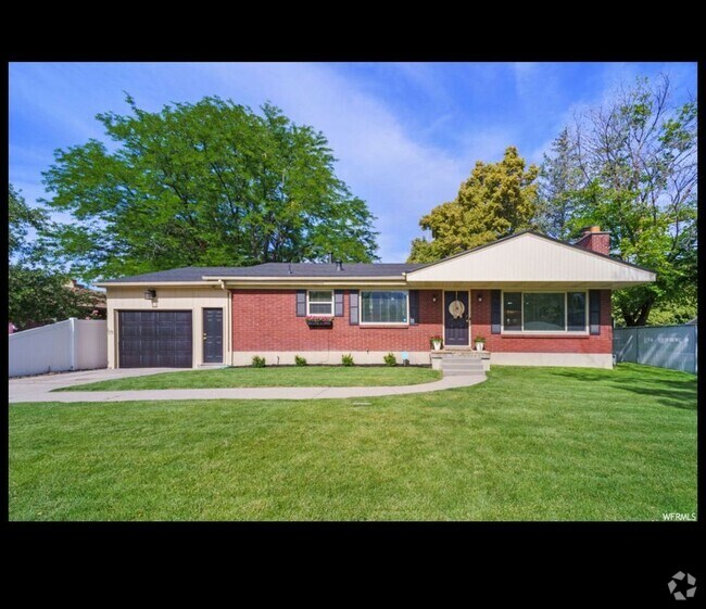 Building Photo - 4580 S 600 E