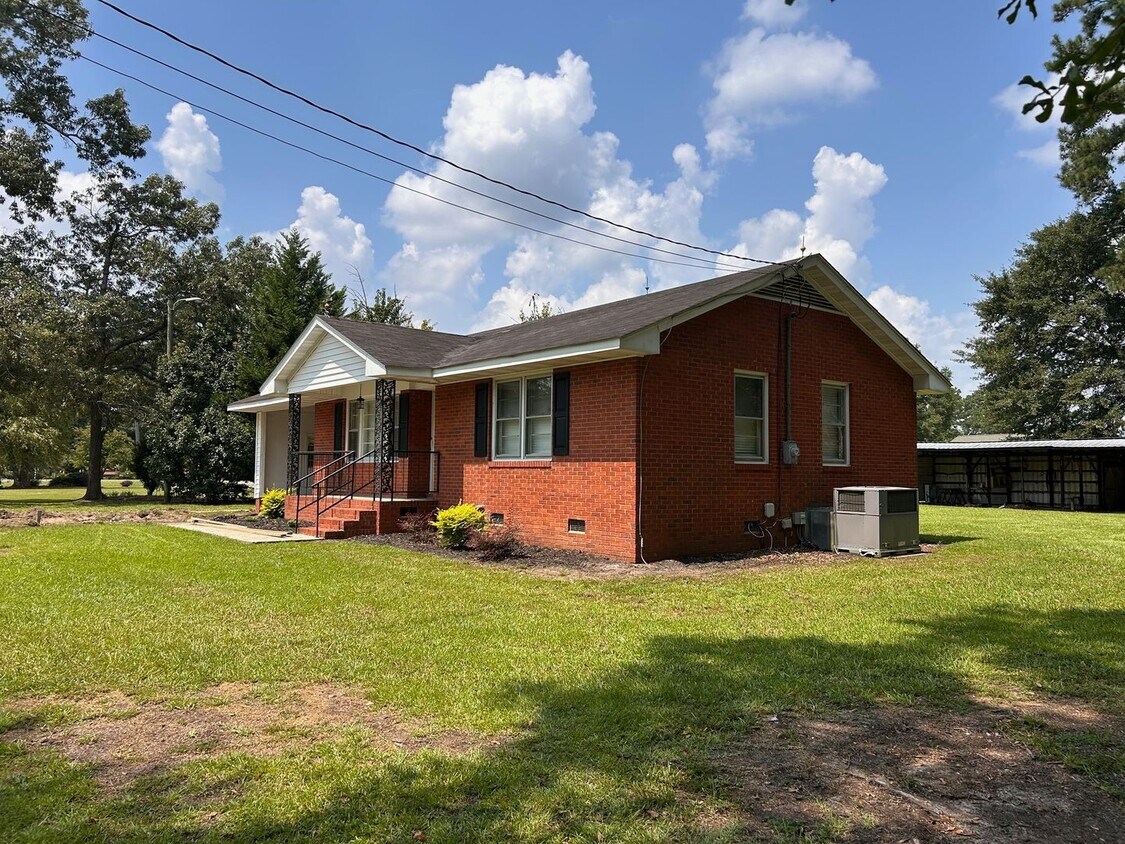 Foto principal - 427 Island Grove Rd