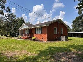 Building Photo - 427 Island Grove Rd