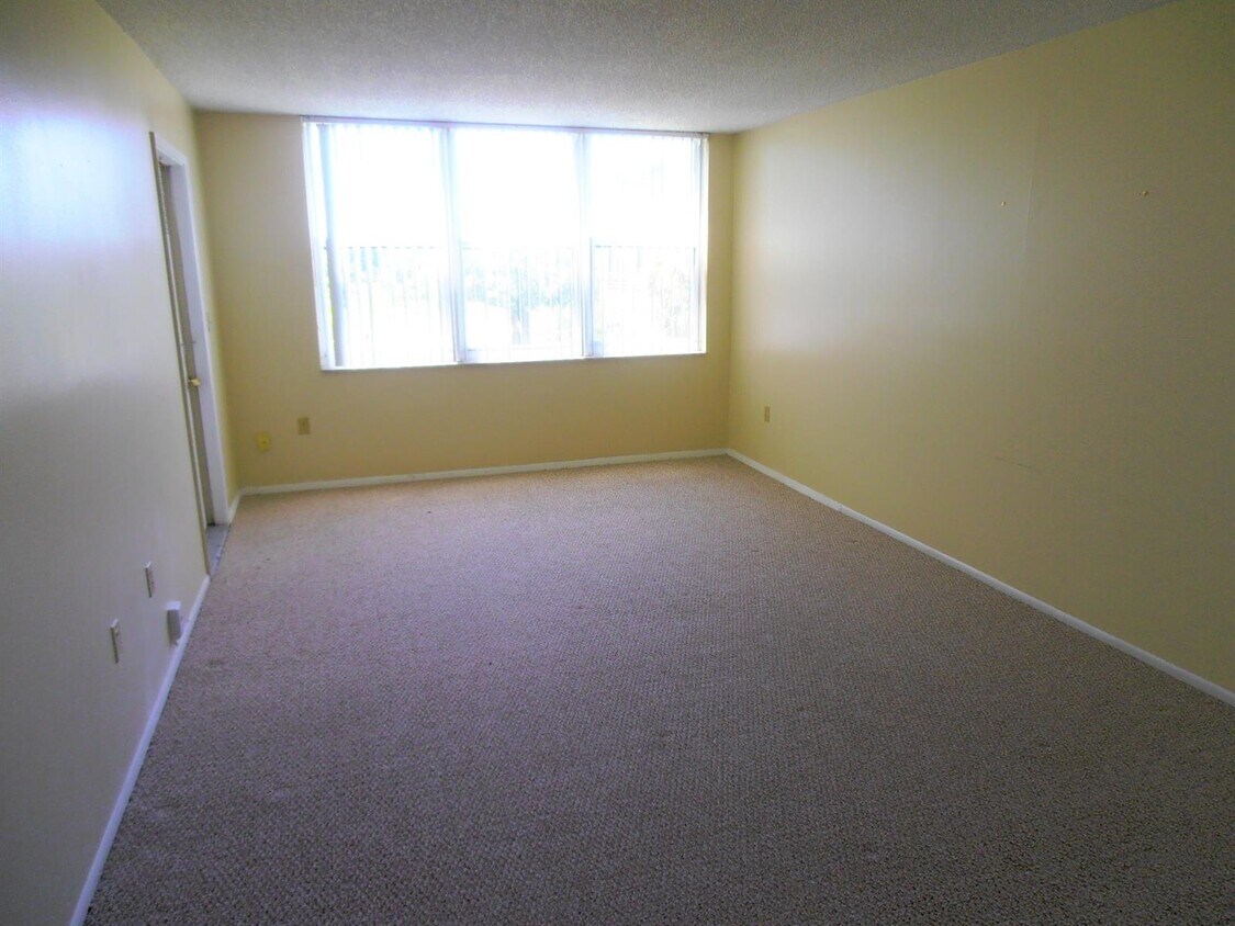 Foto del edificio - 9451 Evergreen Pl