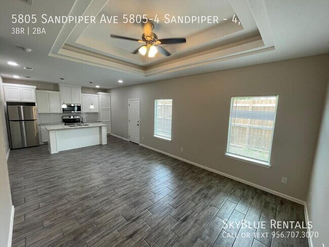 Foto del edificio - 5805 Sandpiper Ave